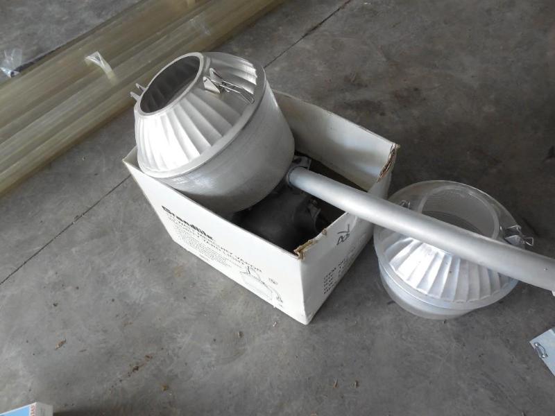 lot 78 image: Outdoor lights, part etc. Coolstuff...