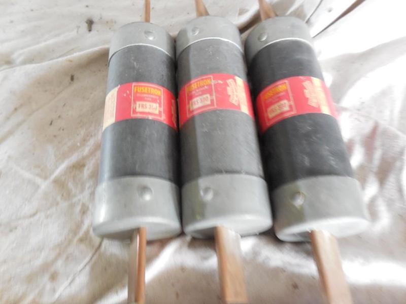 lot 79 image: FRS 300 &nbspFuses 600 volt. Cools...
