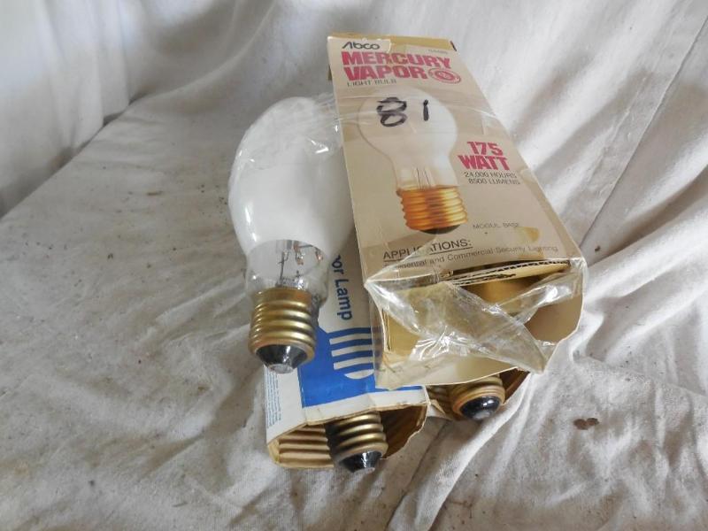 lot 81 image: (3) 250 watt M.V. lamps (1) 175 wat...