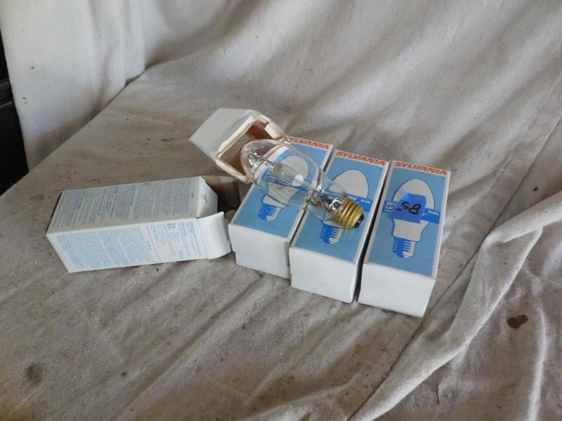 lot 86 image: (4) 175 Watt &nbsp M57&nbsp metal...