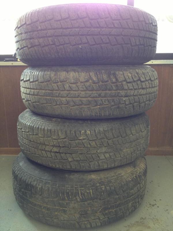 lot 2 image: Road Runner P21570R14 Tires