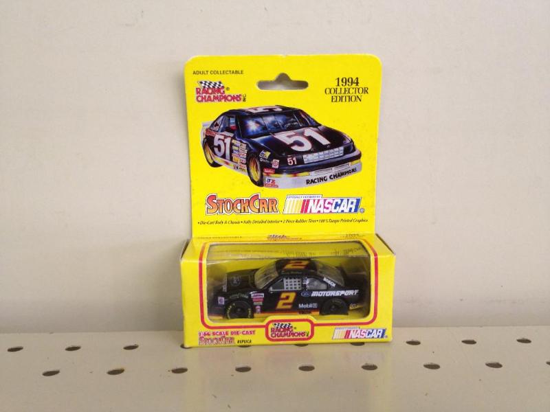 lot 24 image: 1994 Collector Edition Rusty Wallace 164 Die Cast Car, New In Box