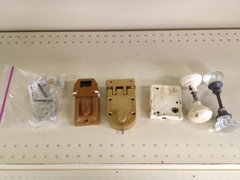 lot 28 image: Lot of vintage Door Knobs and Locks  Hardware