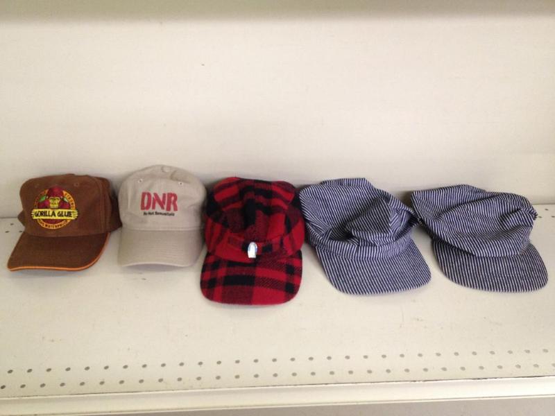 lot 46 image: 9 Hats