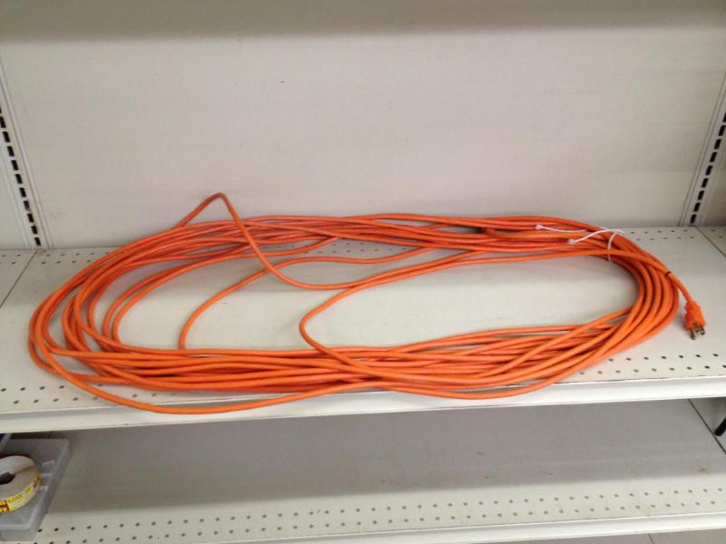 lot 51 image: 100 Foot Extension Cord