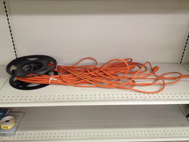 lot 53 image: 100 Foot Extension Cord