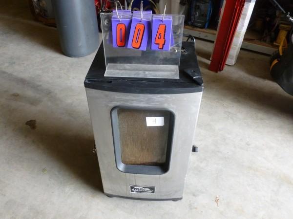 Electric smoker. Used condition. Ap...