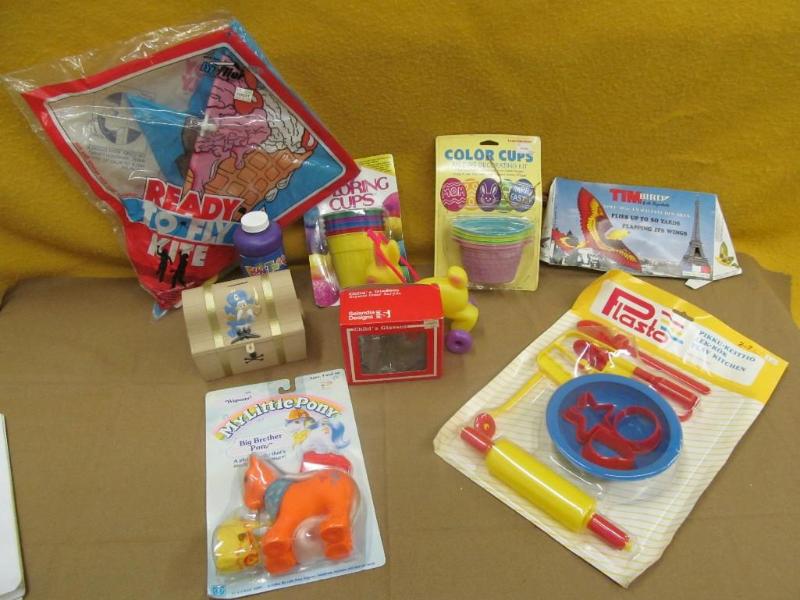 Treasure Chest, Bubbles, Childs gl...
