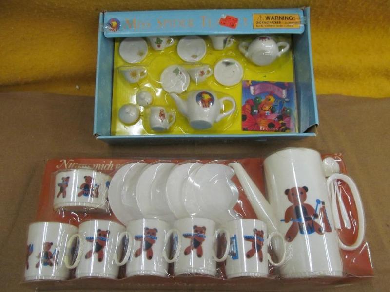 Miss Spider Tea Set and Plastic cof...