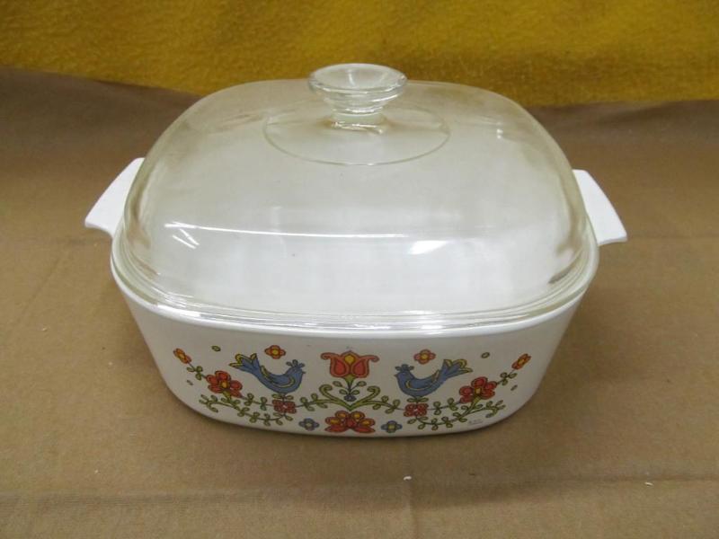 Corning ware Casserole with lid 4 q...