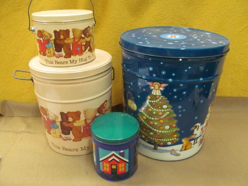 4 Tins -- 2 Christmas and 2 Bears...