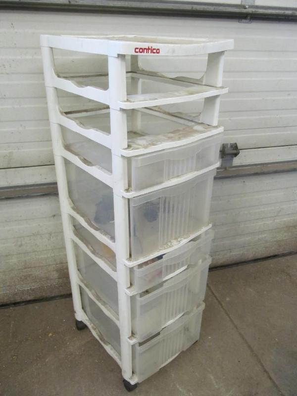 Storage Cabinet on wheels 5 drawers...