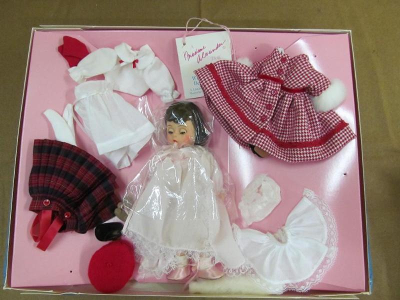 Wendy Doll extra clothes, shoes Ale...