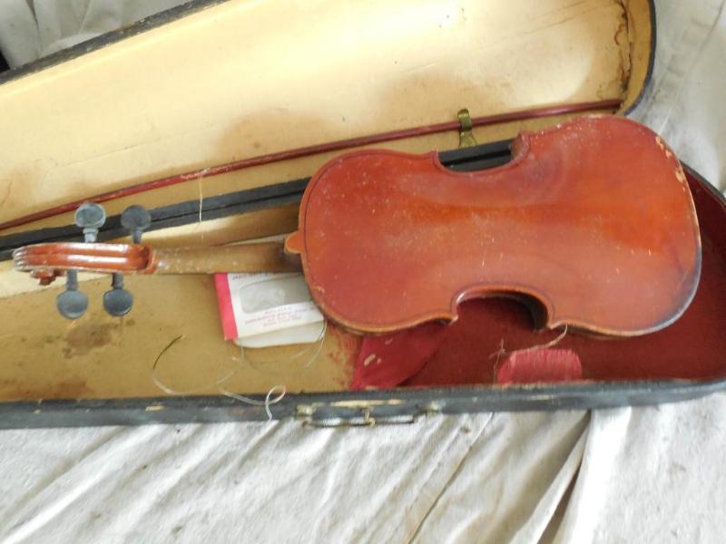 Old Violin. &nbspCoolstuff...