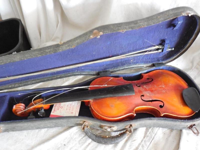 Old Violin. &nbspCoolstuff...