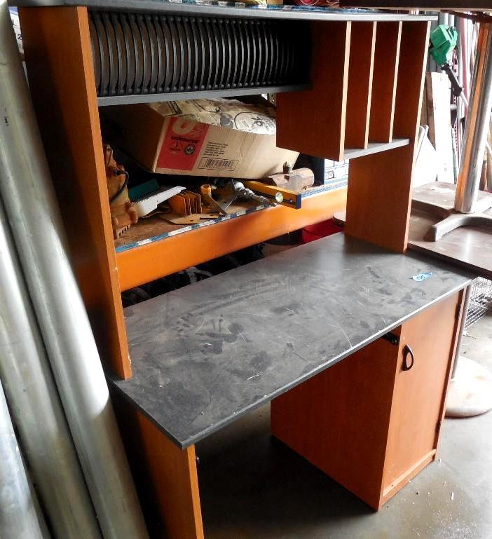 41&quot Desk. 2 piece. Coolstuff...
