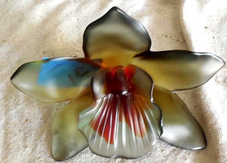 Art Glass Decor paperweight. &nbsp...