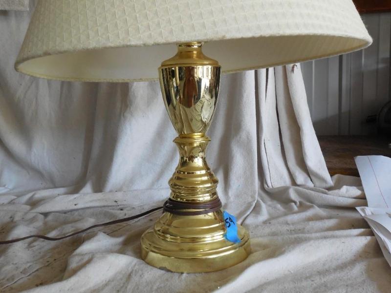 Lamp 24&quot tall.. Coolstuff...