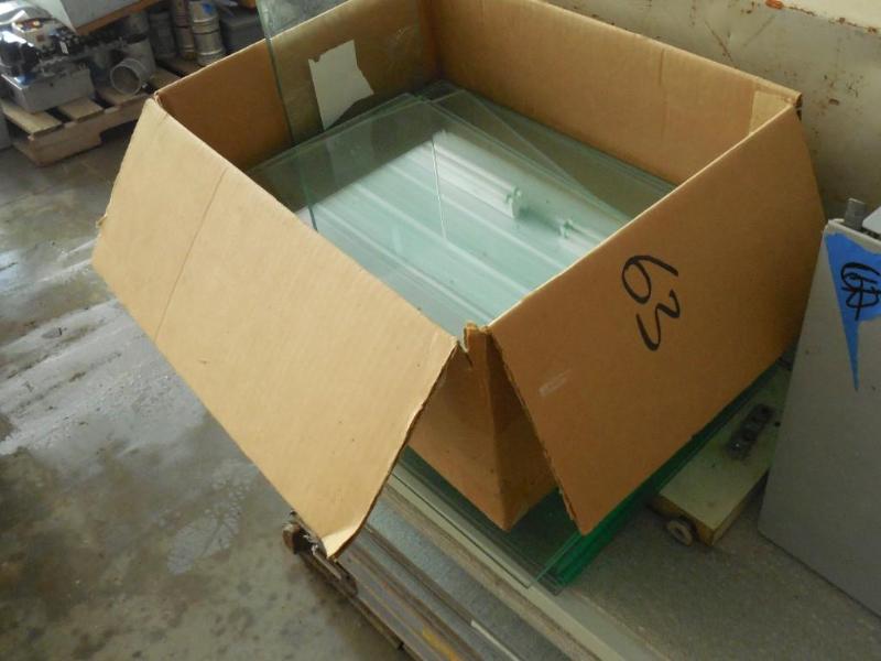 14 x 9 12 x 18 Glass shelves or p...