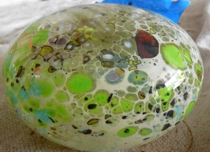 Art Glass Decor paperweight. &nbsp...