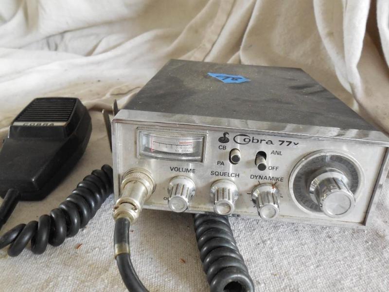 Cobra 77 &nbsp 40 Channel C.B. Rad...
