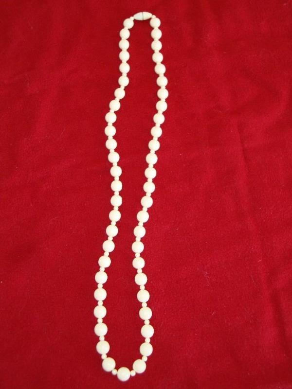 White bead style necklace 13&quot...