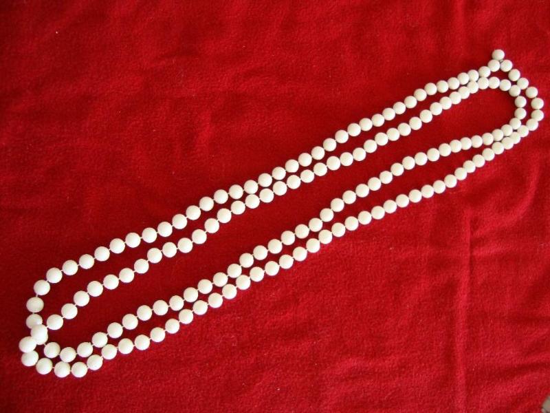 White bead style necklace 26&quot...