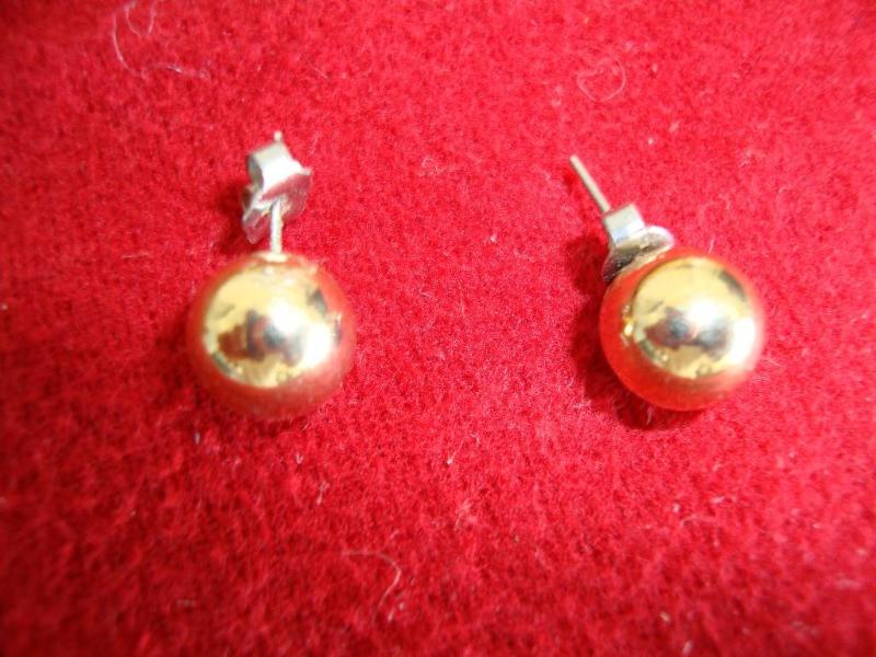 Gold color post earrings...