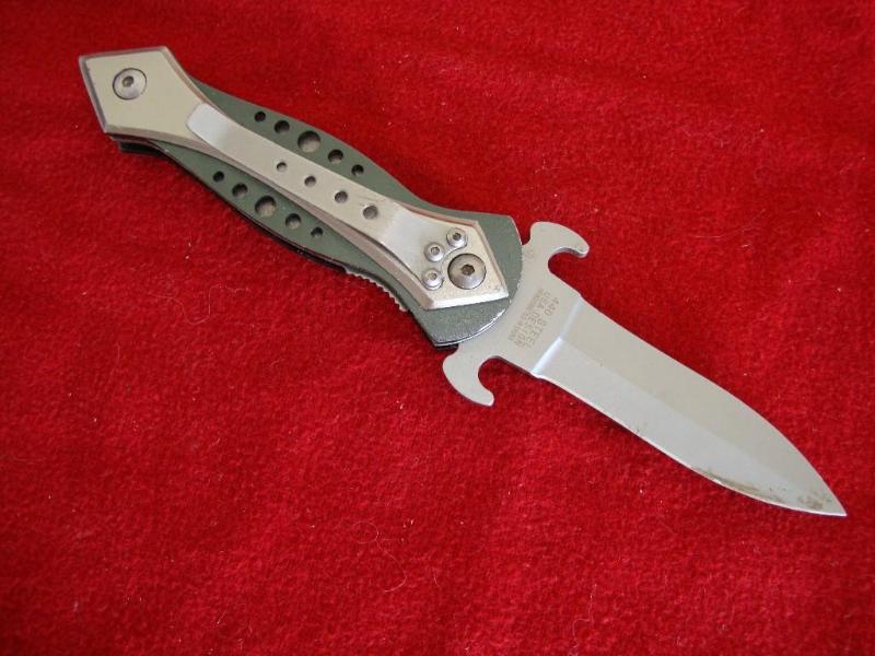 Mtech knife with 3&quot blade and ...