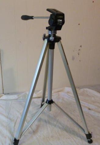lot 105 image: Kelock 501 Tripod Broken clip but s...