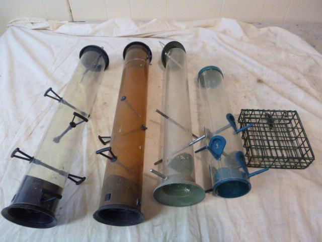 lot 106 image: 5 Bird Feeders...