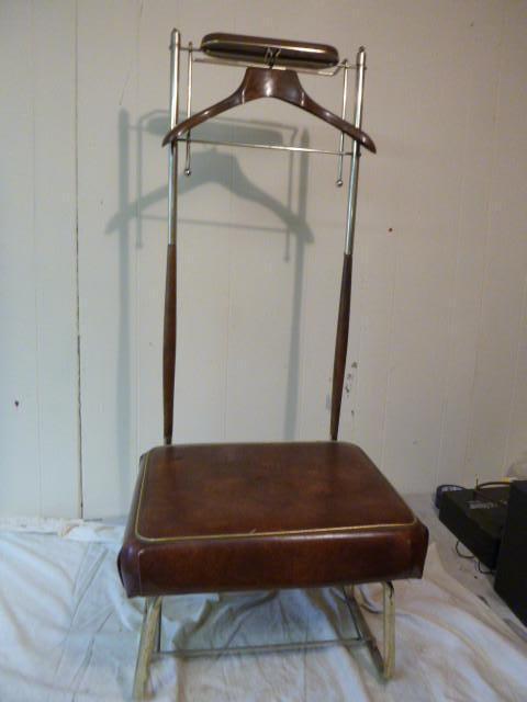 lot 117 image: Suit Case Stand with Hanger...
