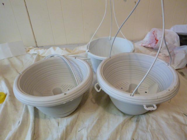 lot 135 image: 5 Hanging Planters...