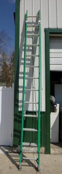 lot 14 image: Keller Fiberglass Extension Ladder...