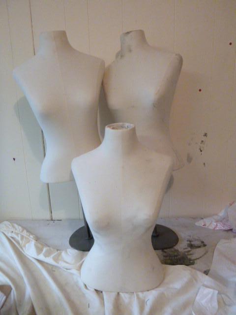 lot 143 image: 5 Manikin Busts 2 with bases....