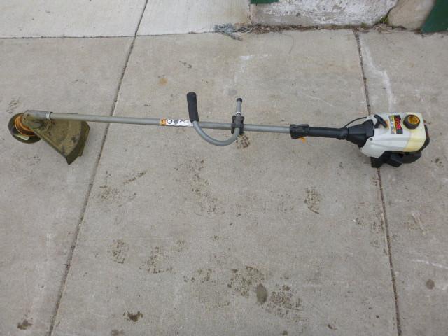 lot 17 image: Ryobi Weed Trimmer 17" with EZ...