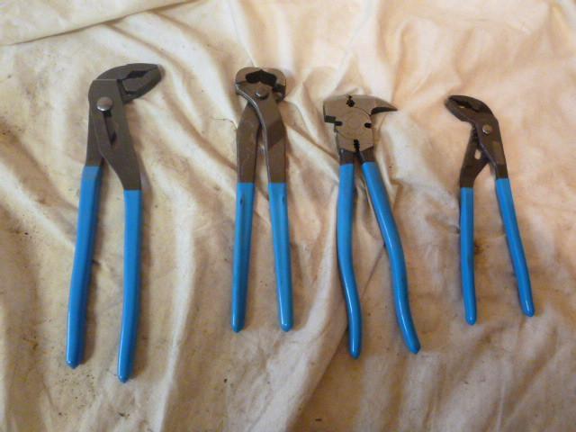 lot 221 image: Pliers Set...