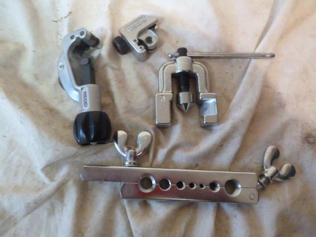 lot 231 image: 2 Pipe Cutters with Flaring Tools S...