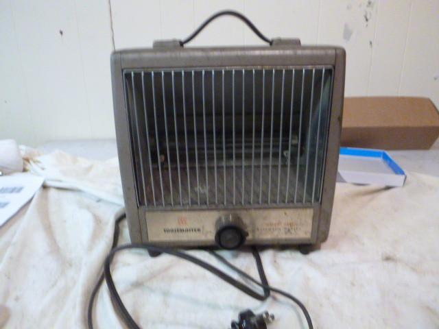 lot 236 image: Older Toastmaster Electric Heater T...