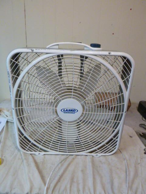 lot 237 image: Lasko 20" Box Fan...