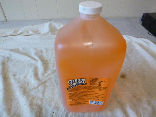 lot 270 image: 1 Gallon Extreme Orange Car Wash Co...