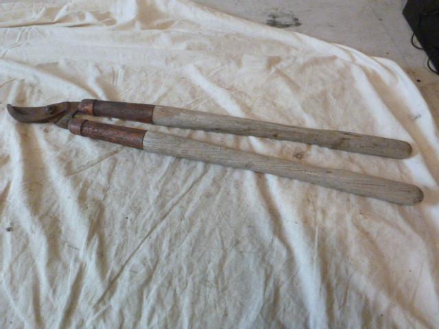 lot 272 image: Pruner...