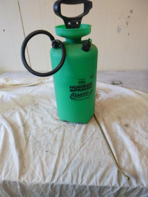 lot 282 image: Hudson 2 Gallon Sprayer...
