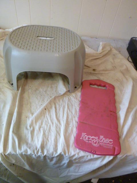 lot 326 image: Step Stool and Knee Pad...