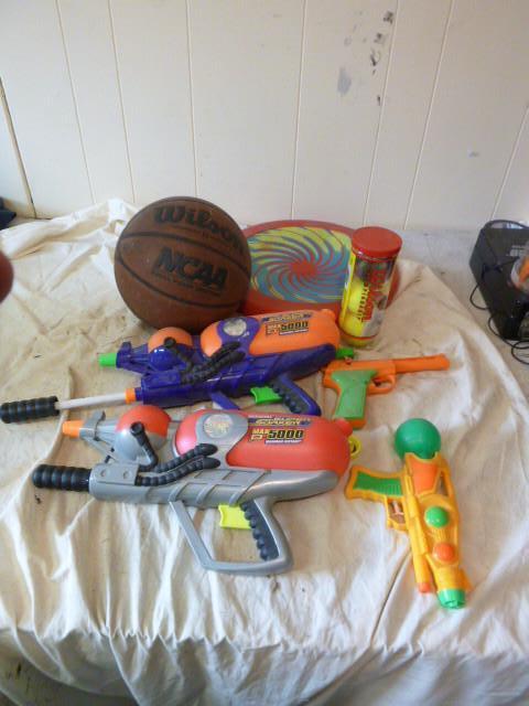 lot 328 image: Miscellaneous Toys...