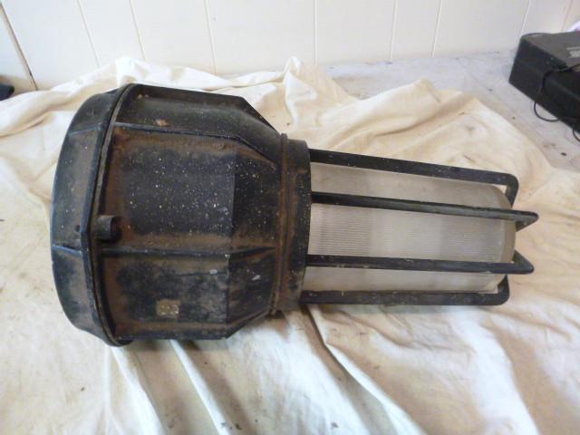 lot 335 image: 16" Metal Yard Light...