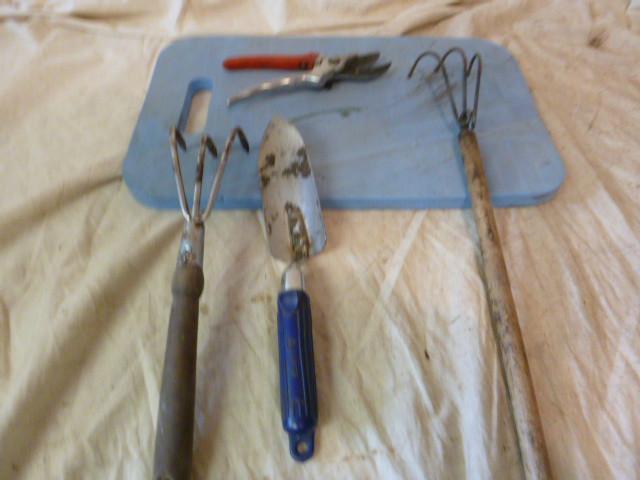 lot 363 image: Miscellaneous Garden Tools...