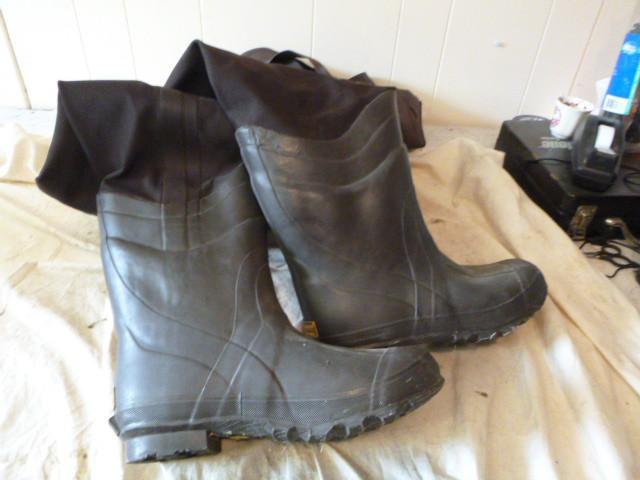 lot 372 image: Pro Line Chest Waders 200 Gram Thin...