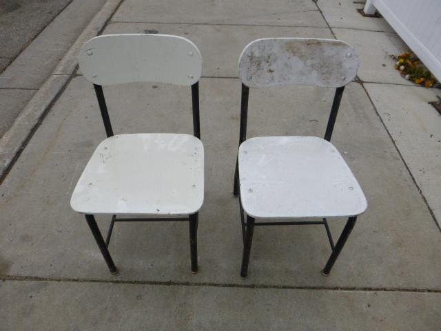 lot 386 image: 2 Chairs...