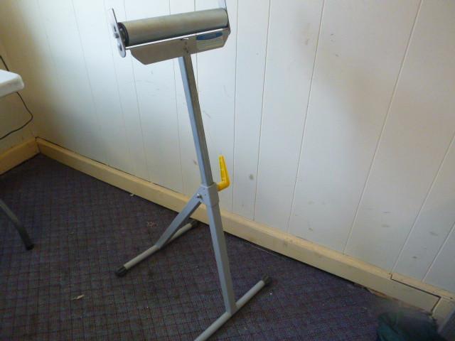 lot 57 image: Workforce Adjustable Roller Stand...
